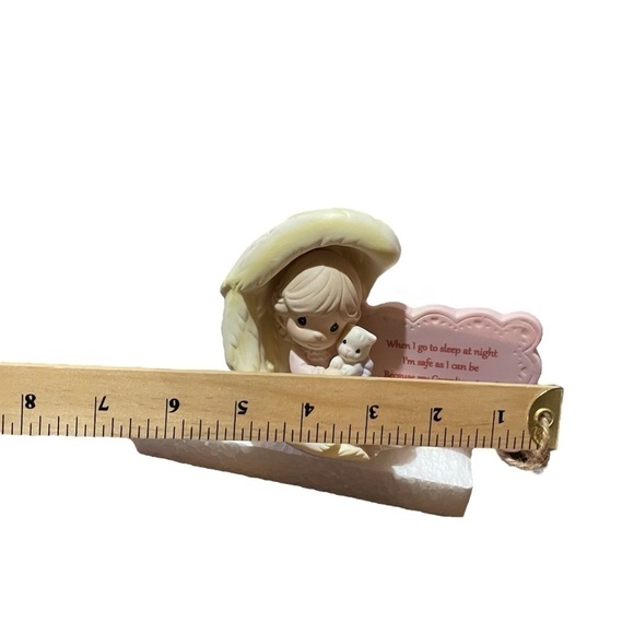 Precious Moments My Guardian
Angel Figurine - Little Girl with kitten - Picture 8 of 8